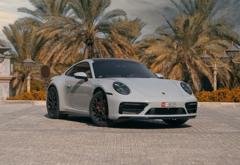 rent porsche dubai